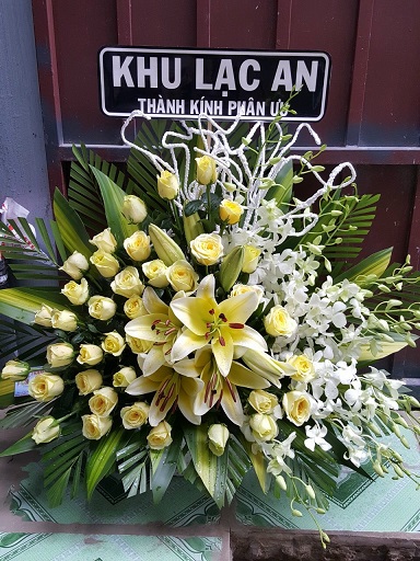Mẫu hoa Tang lễ tại Shop hoa tươi Thái Bình